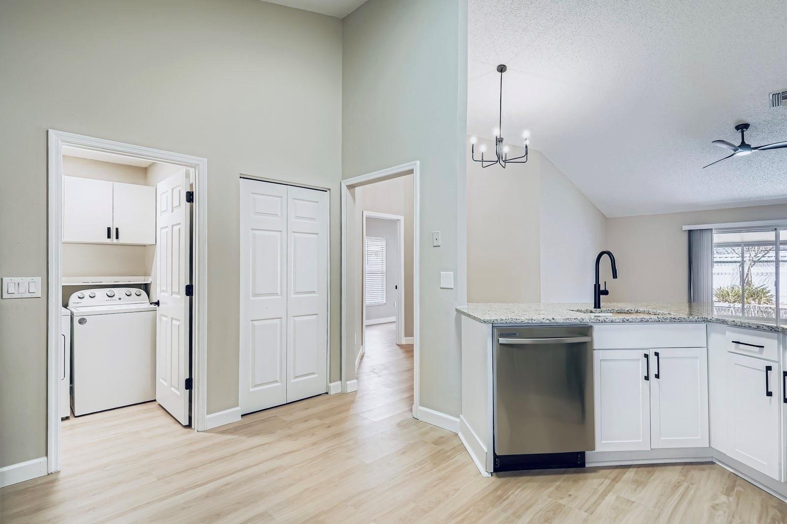 Listing photo id 6 for 1220 Barmere Lane