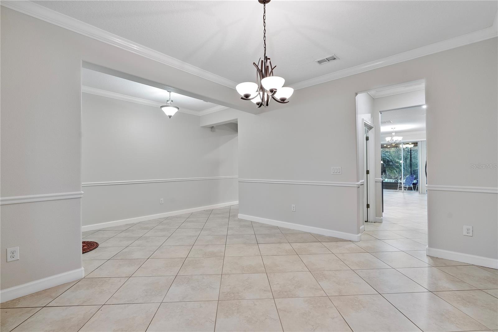 Image 6 of 36 For 19342 Paddock View Drive