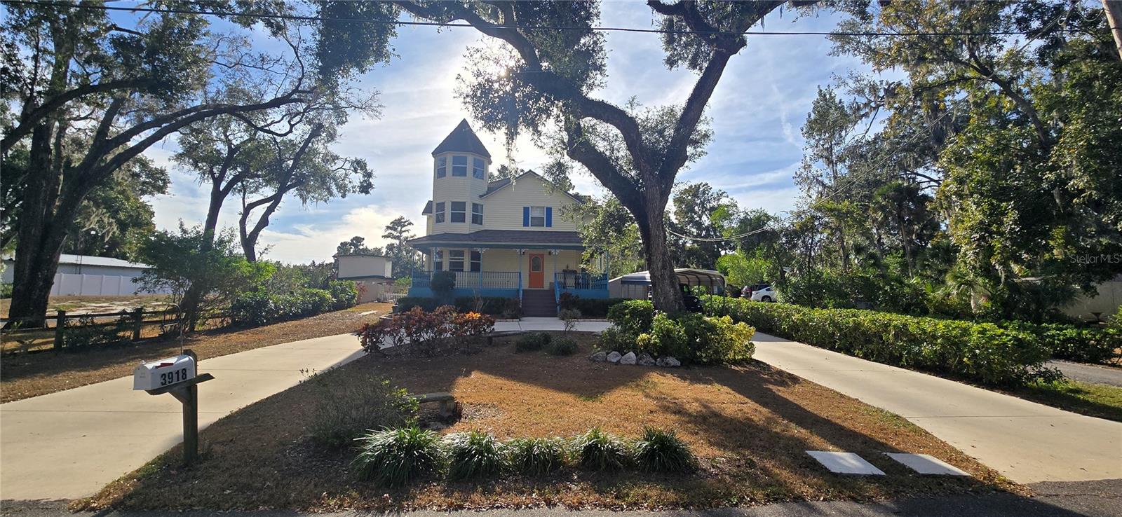 Listing photo id 0 for 3918 Alafia Boulevard