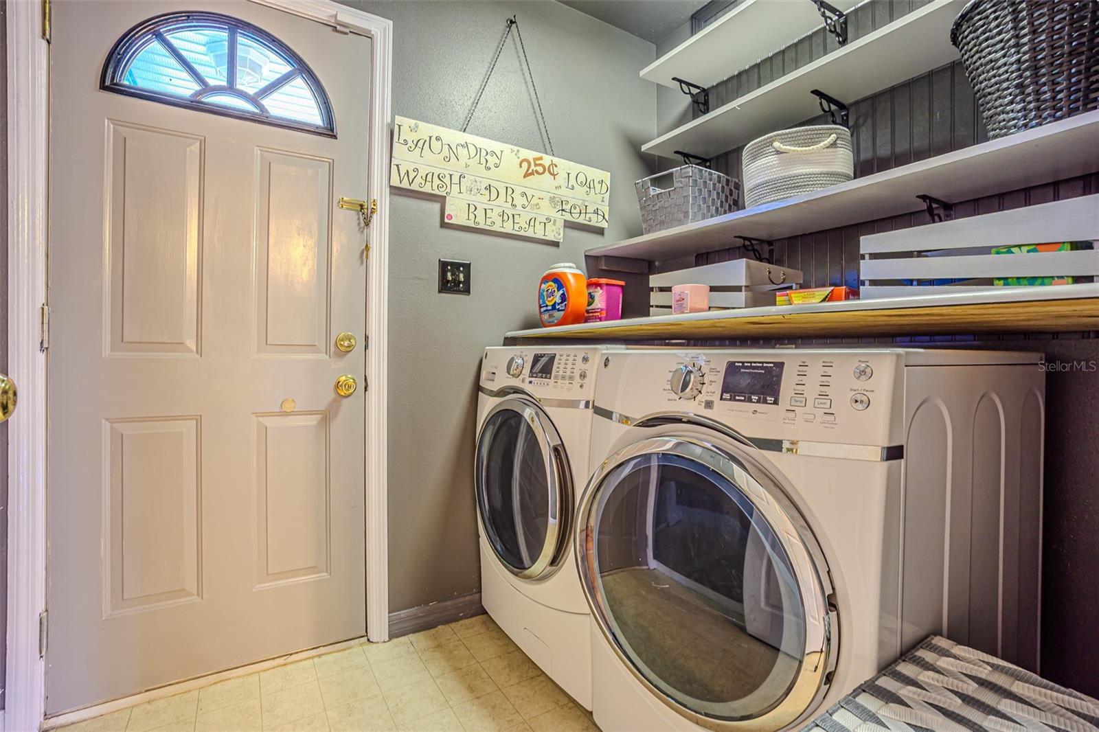 Image 26 of 46 For 3918 Alafia Boulevard