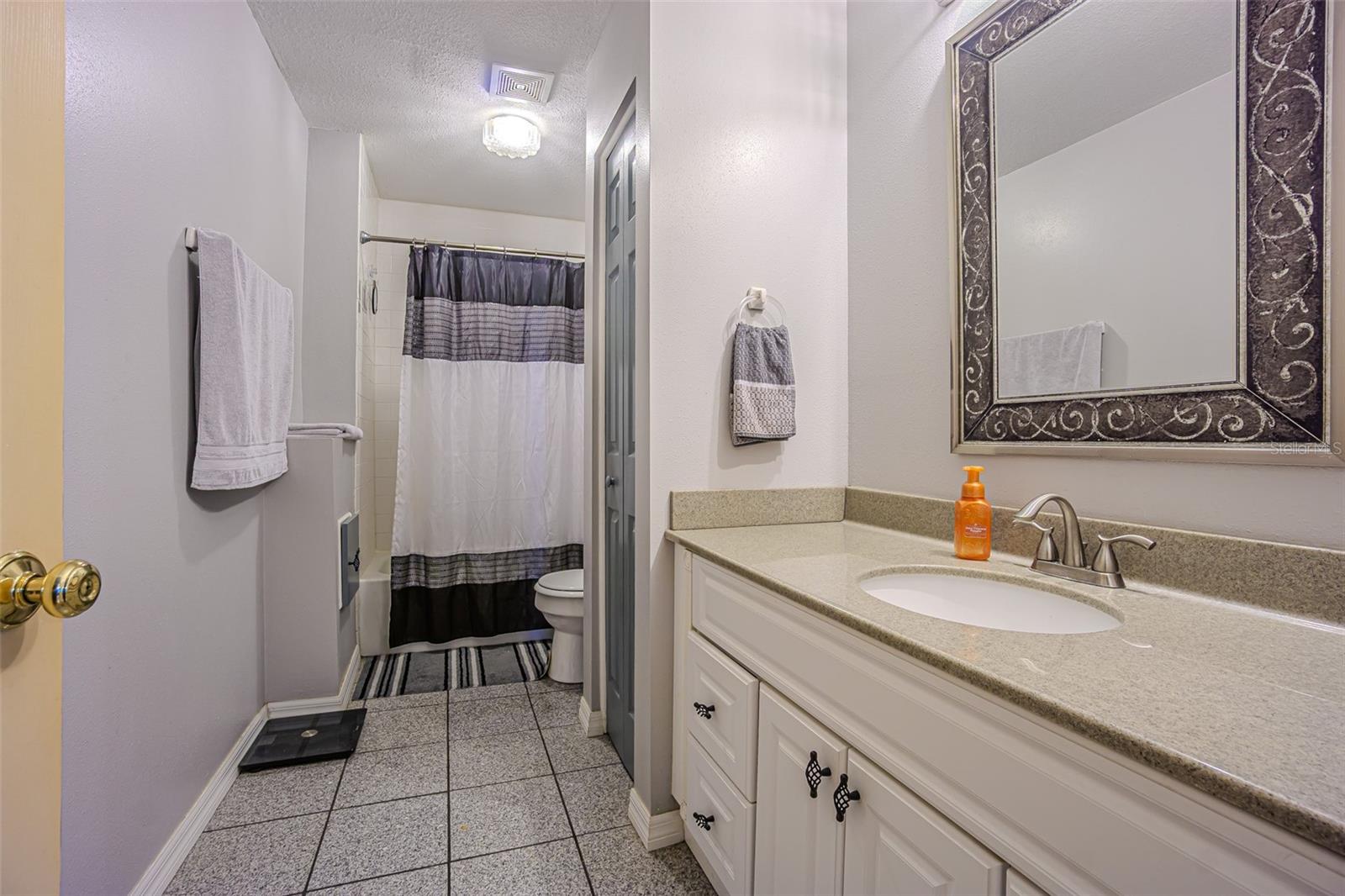 Image 28 of 46 For 3918 Alafia Boulevard