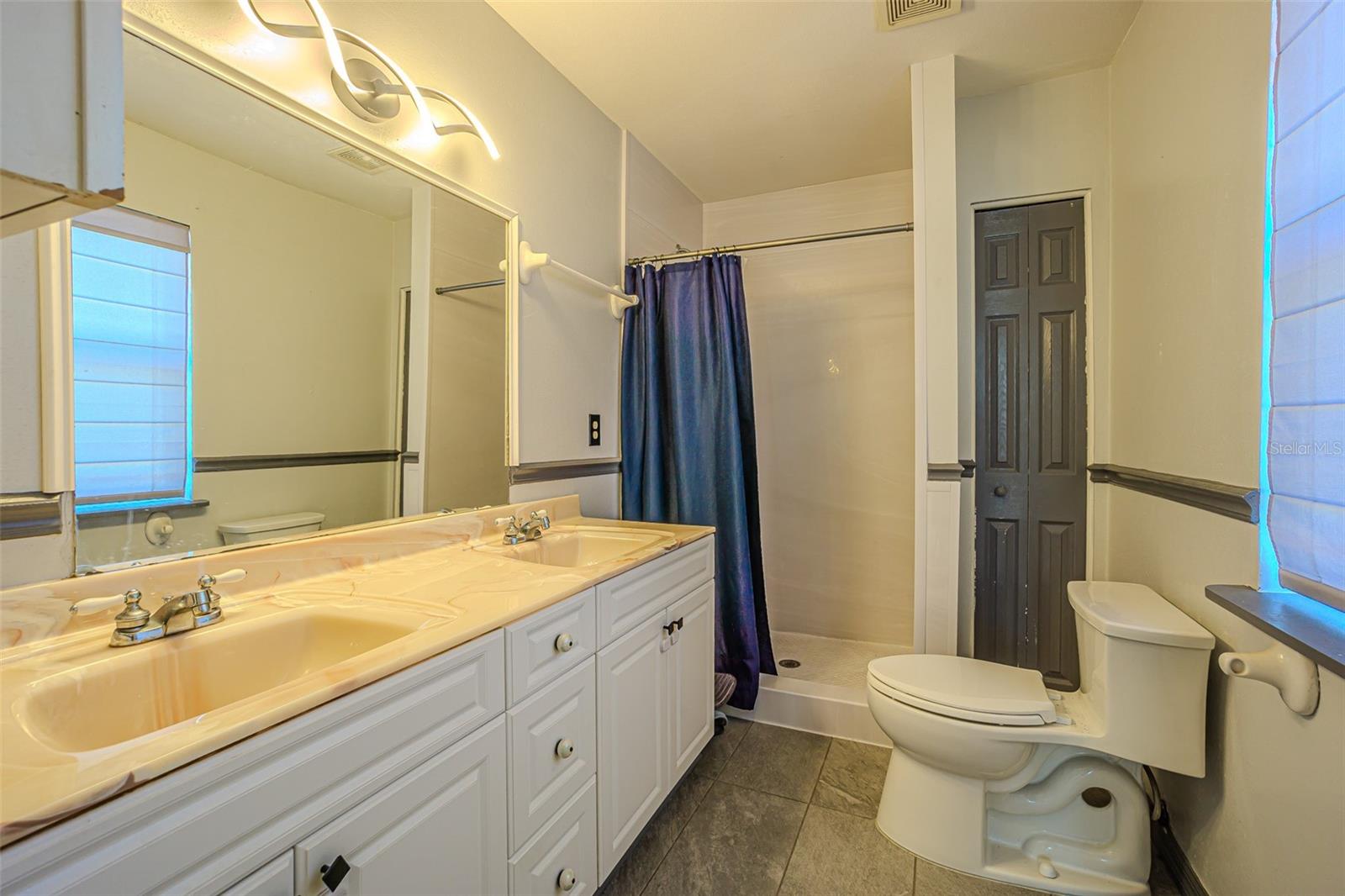 Image 36 of 46 For 3918 Alafia Boulevard