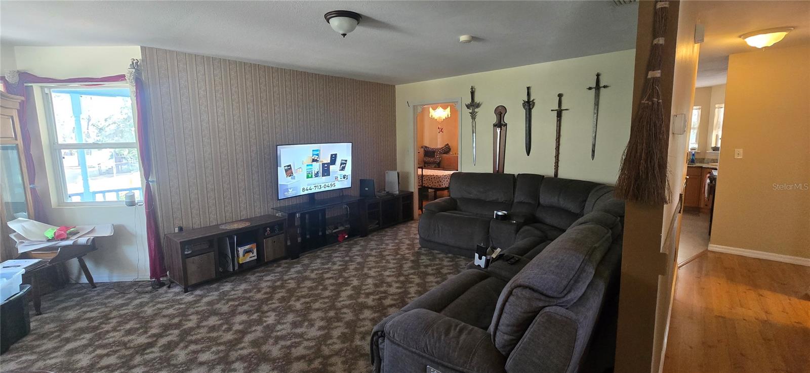 Listing photo id 3 for 3918 Alafia Boulevard