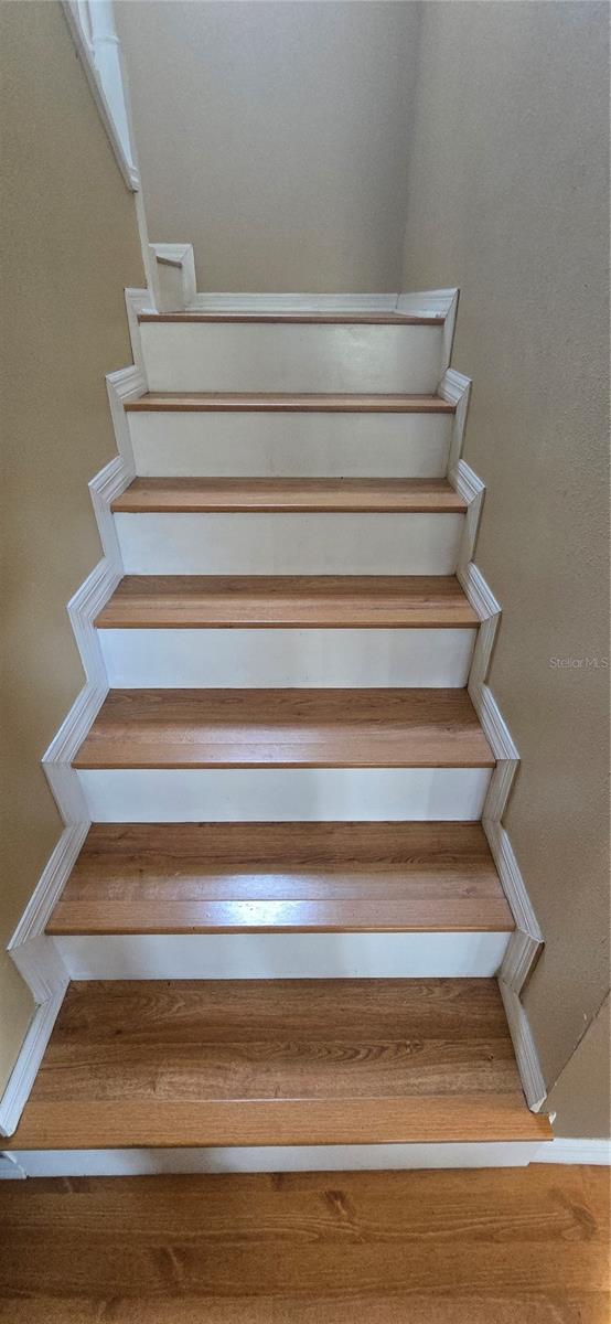 Listing photo id 5 for 3918 Alafia Boulevard