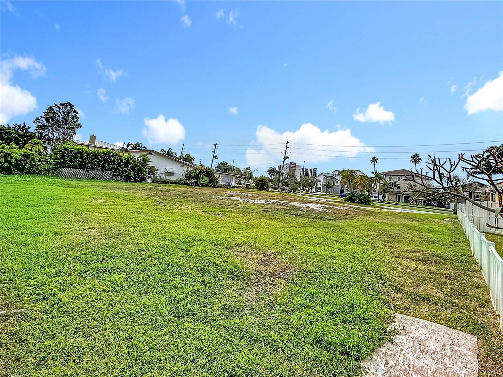 Image 22 of 48 For 12 Paradise Lane