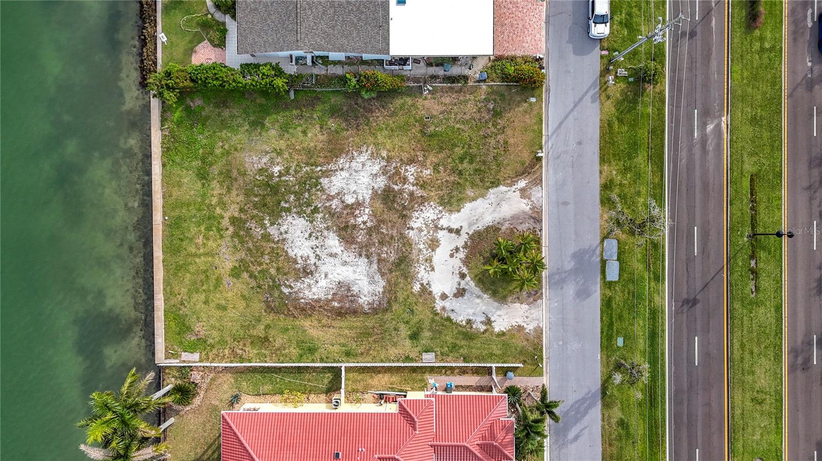 Image 33 of 48 For 12 Paradise Lane