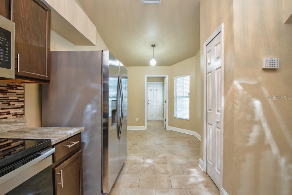 Listing photo id 10 for 13313 Ashbark Court