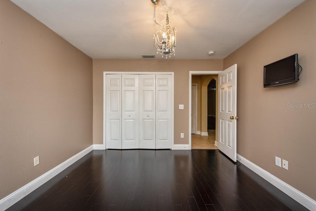 Listing photo id 15 for 13313 Ashbark Court