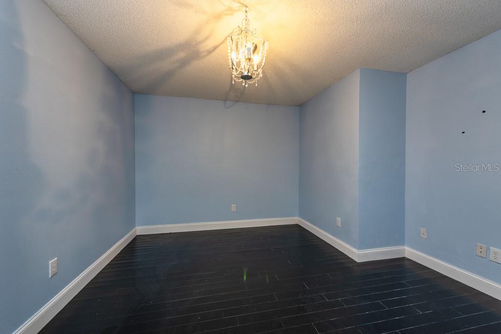 Listing photo id 17 for 13313 Ashbark Court