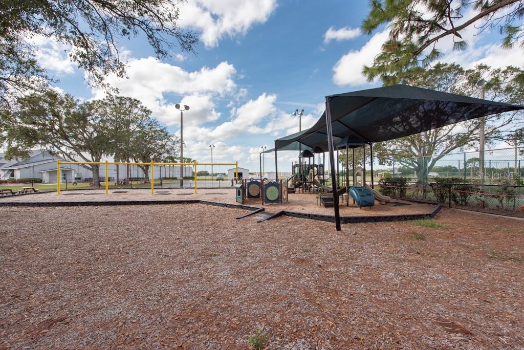 Listing photo id 39 for 13313 Ashbark Court