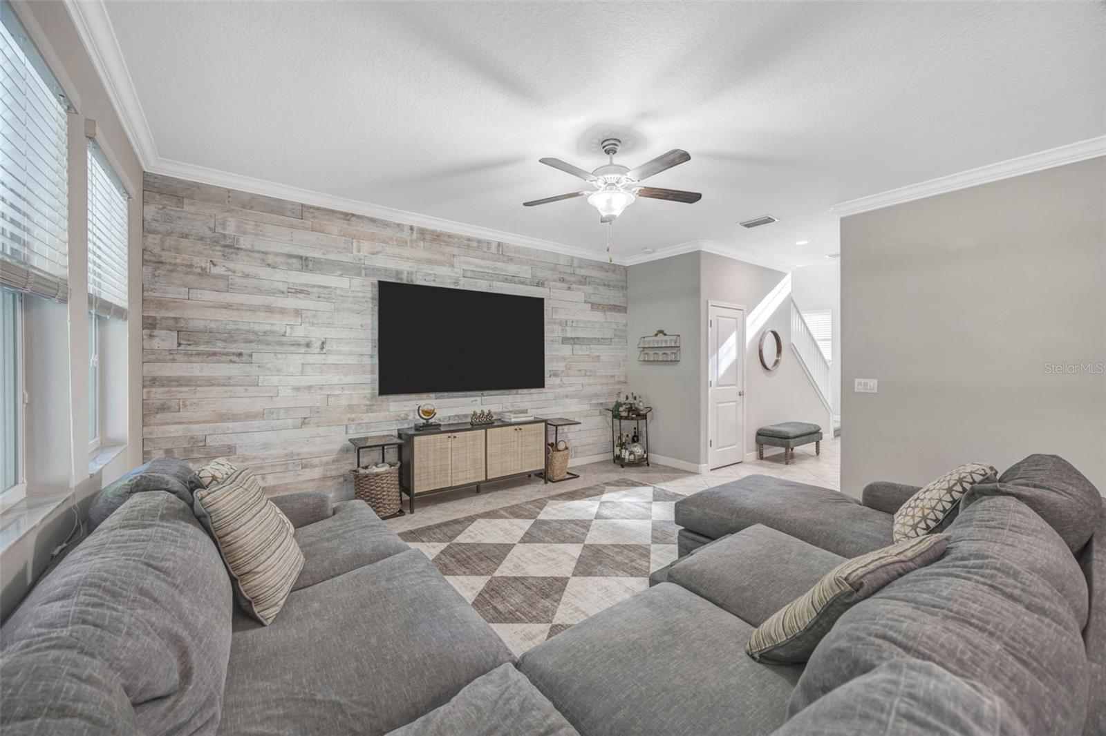 Image 13 of 57 For 1595 Ludington Avenue