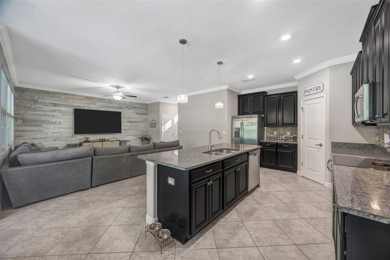 Image 14 of 57 For 1595 Ludington Avenue