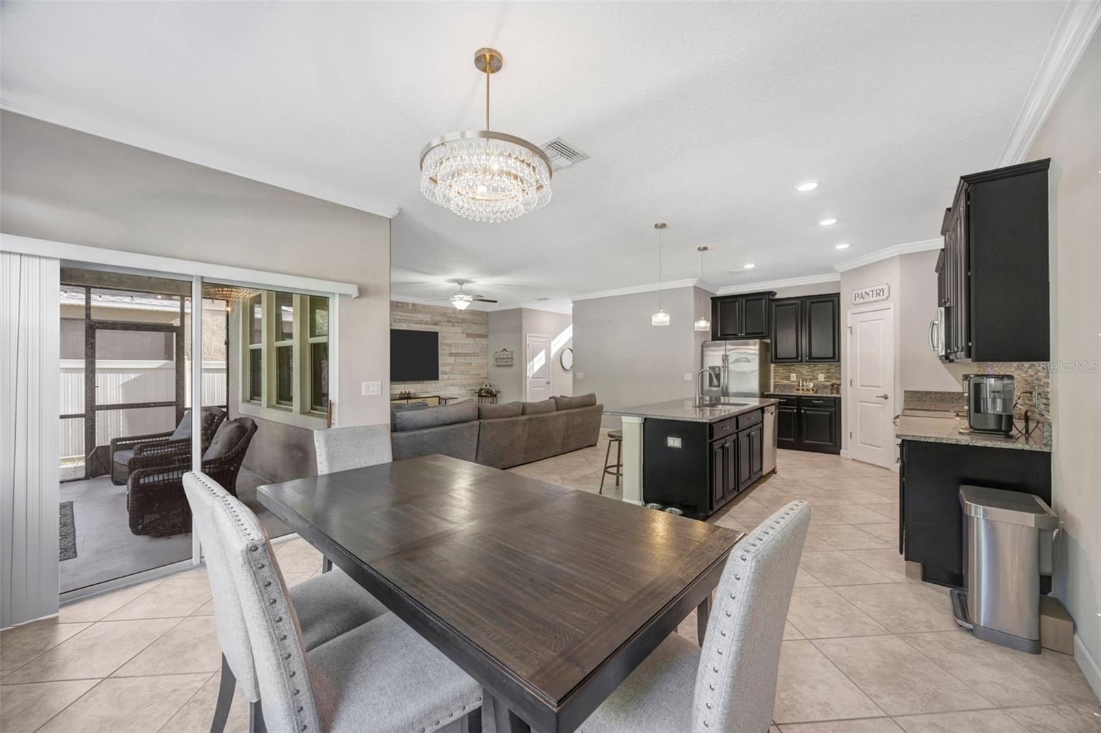 Image 15 of 57 For 1595 Ludington Avenue