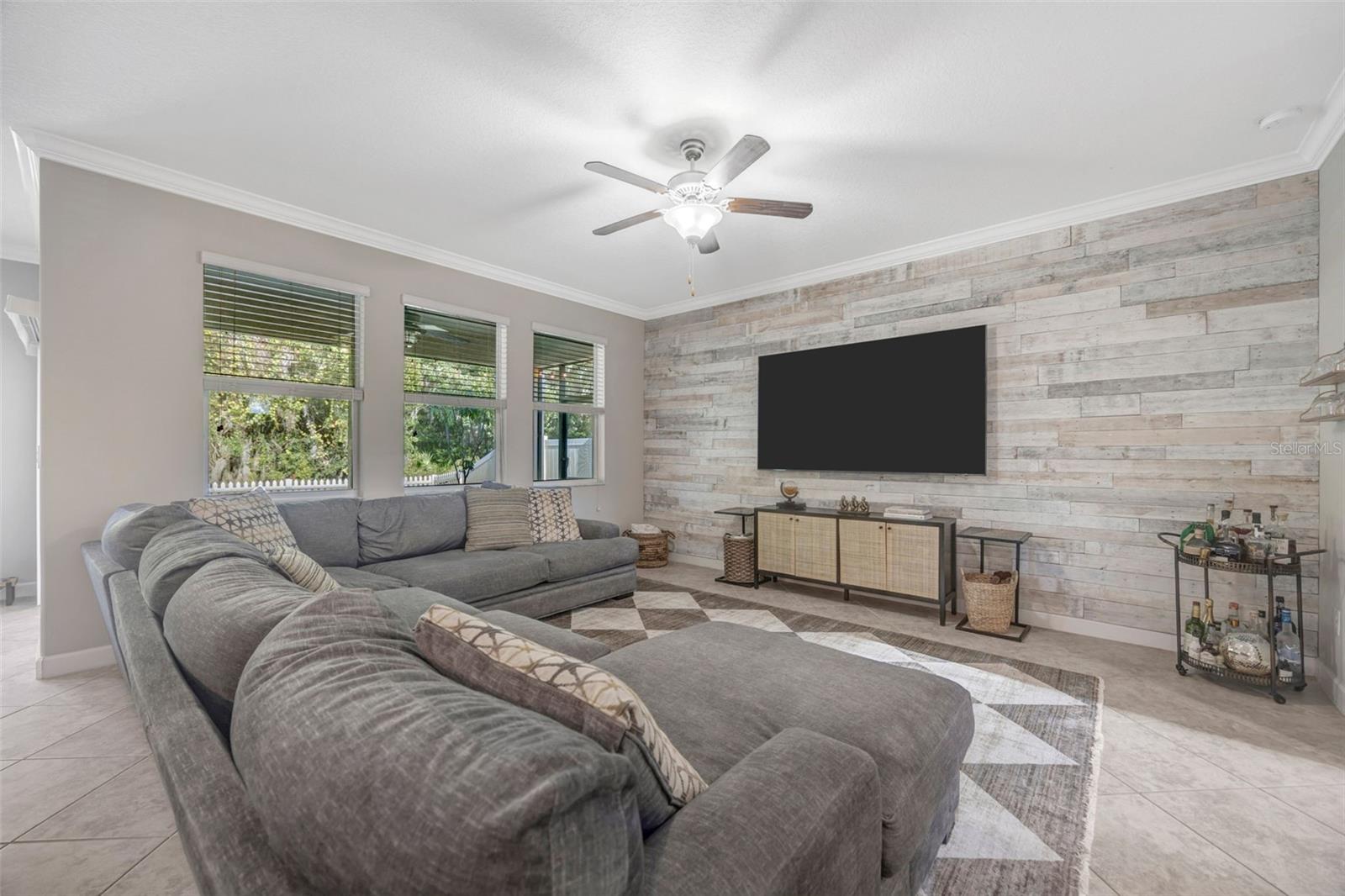 Image 16 of 57 For 1595 Ludington Avenue