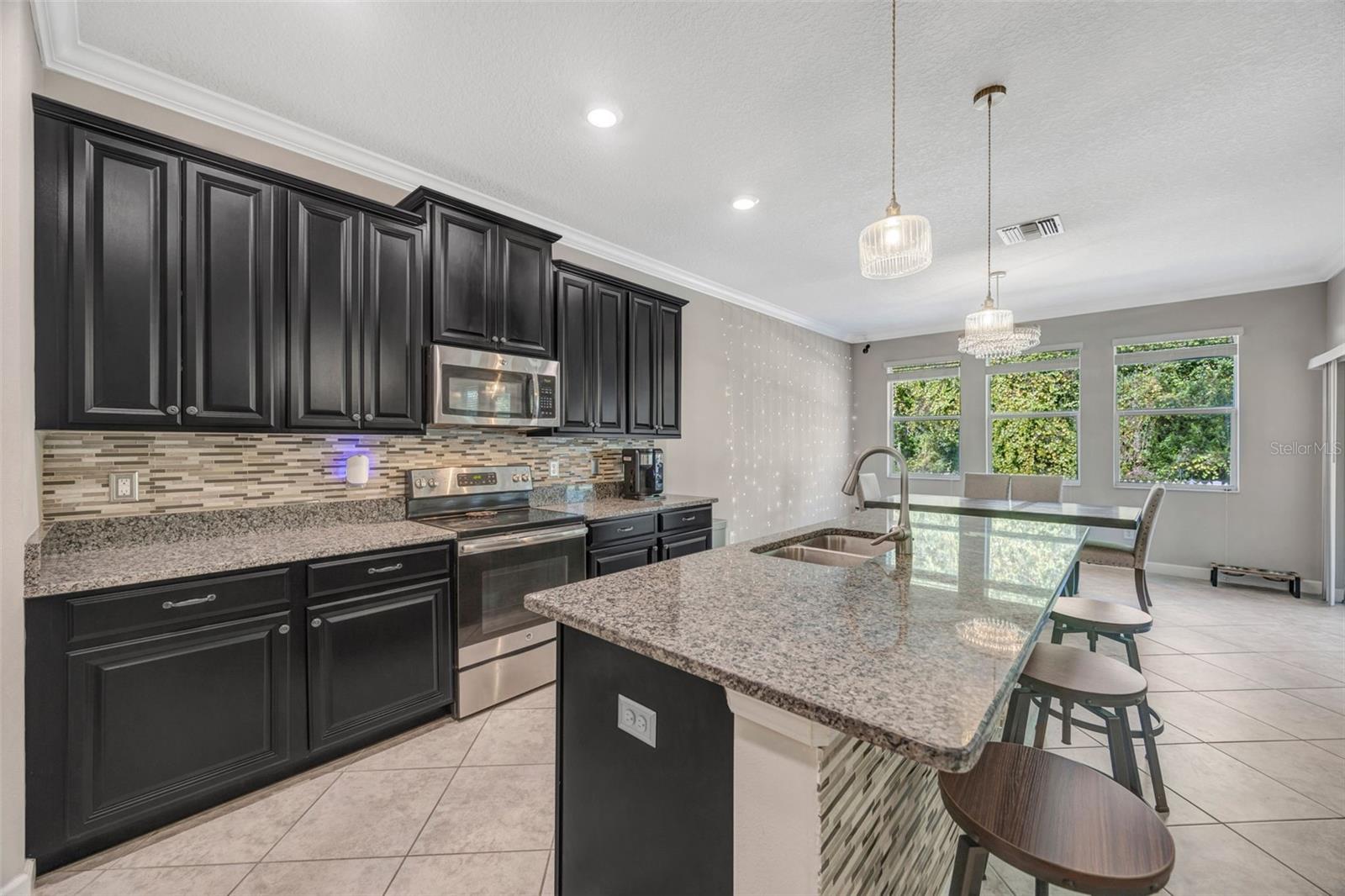 Image 20 of 57 For 1595 Ludington Avenue