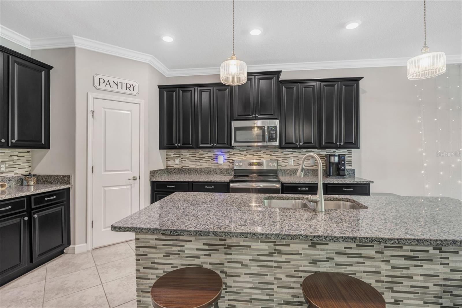 Image 21 of 57 For 1595 Ludington Avenue