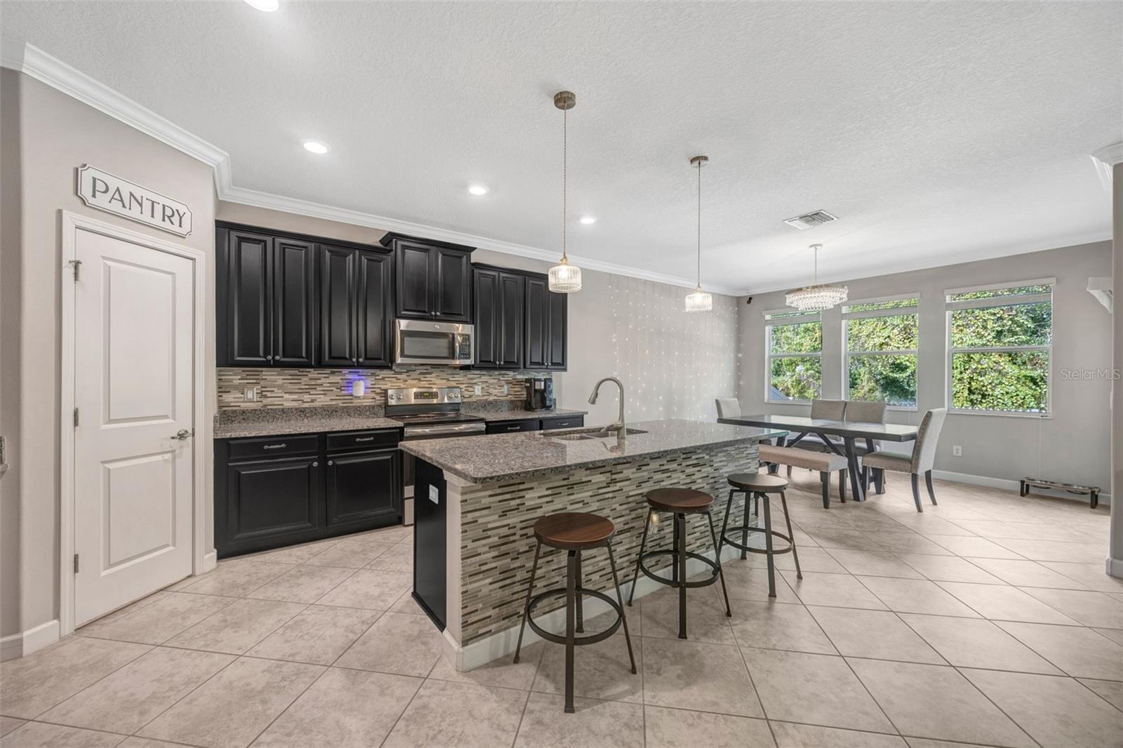 Image 22 of 57 For 1595 Ludington Avenue