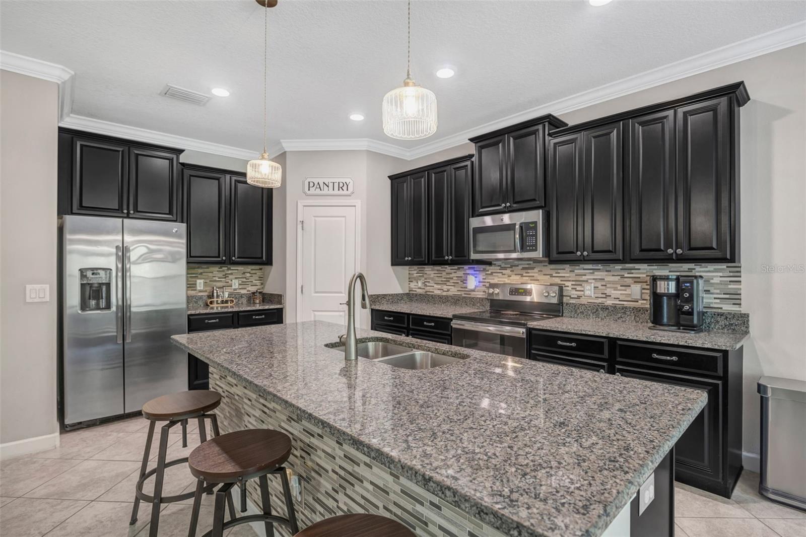 Image 23 of 57 For 1595 Ludington Avenue