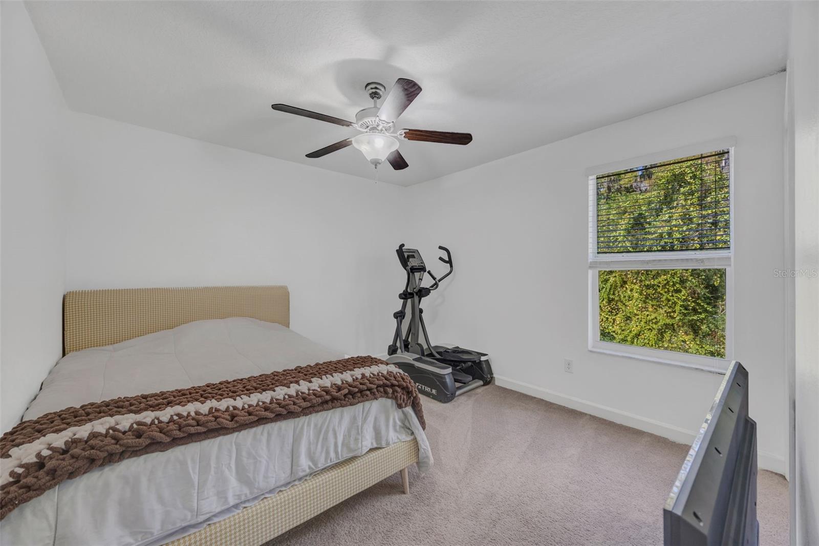 Image 40 of 57 For 1595 Ludington Avenue