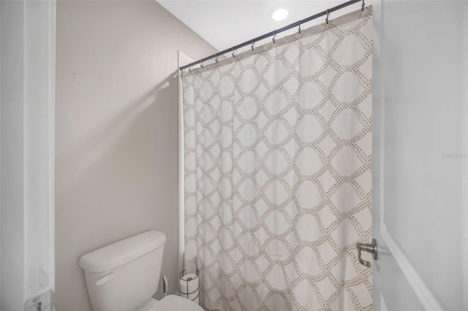 Image 42 of 57 For 1595 Ludington Avenue