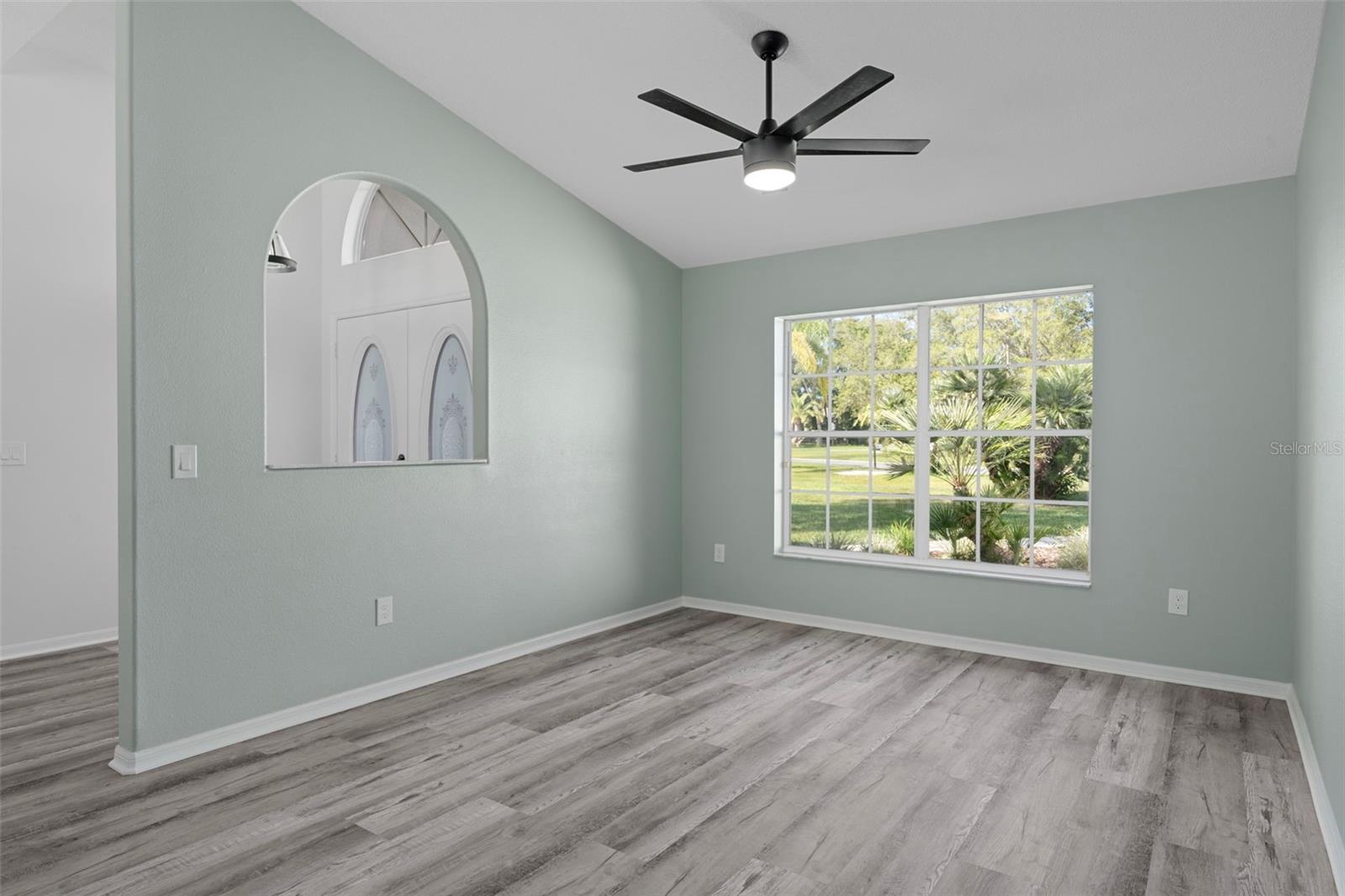 Image 14 of 65 For 18164 Winding Oaks Boulevard