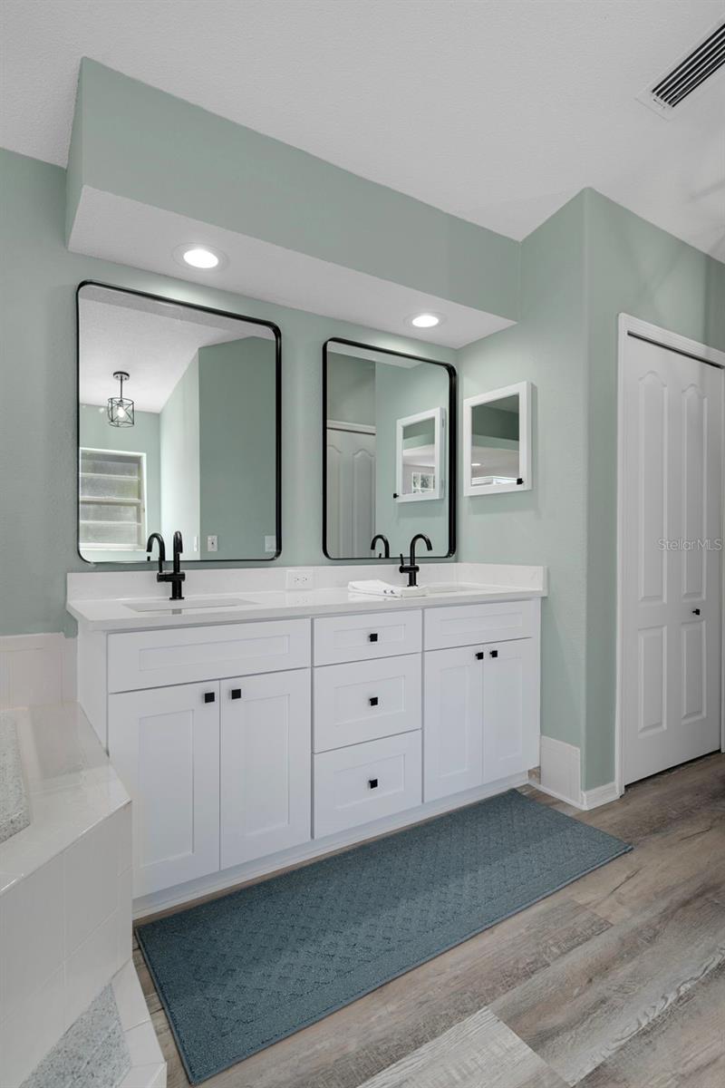 Image 23 of 65 For 18164 Winding Oaks Boulevard