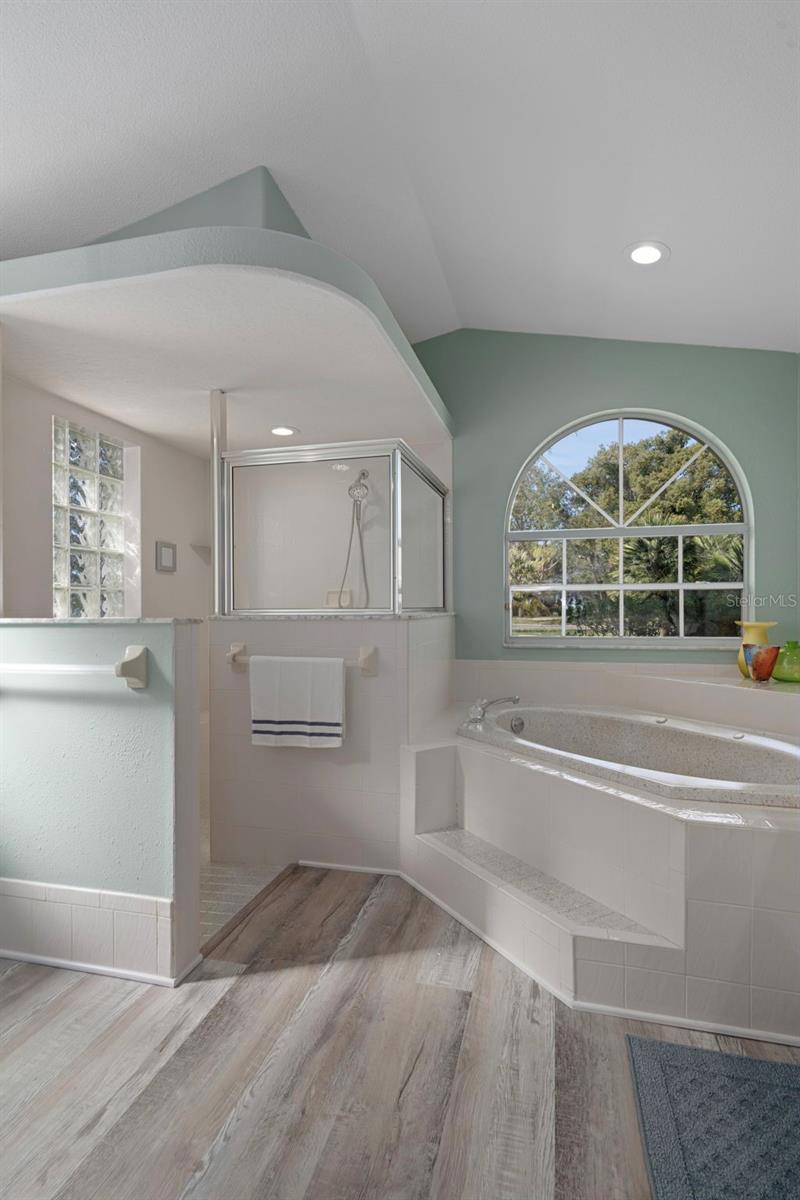 Image 25 of 65 For 18164 Winding Oaks Boulevard