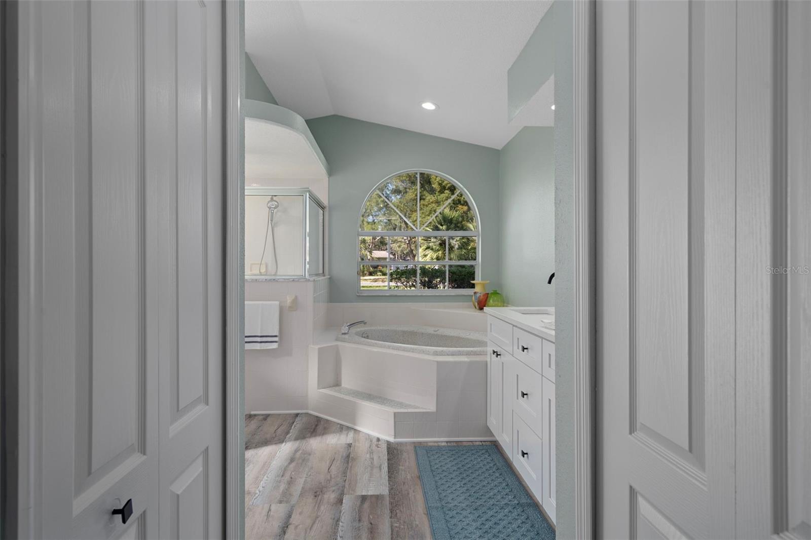 Image 27 of 65 For 18164 Winding Oaks Boulevard