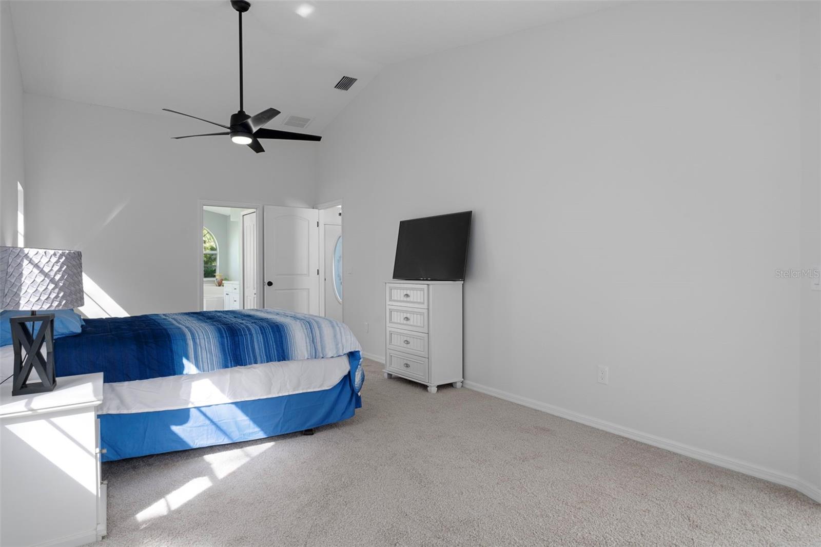 Image 29 of 65 For 18164 Winding Oaks Boulevard