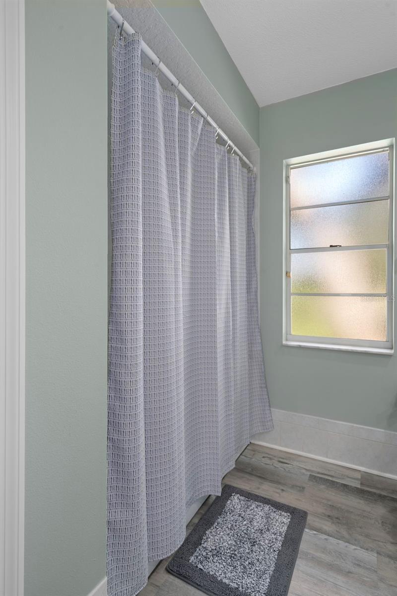 Image 44 of 65 For 18164 Winding Oaks Boulevard