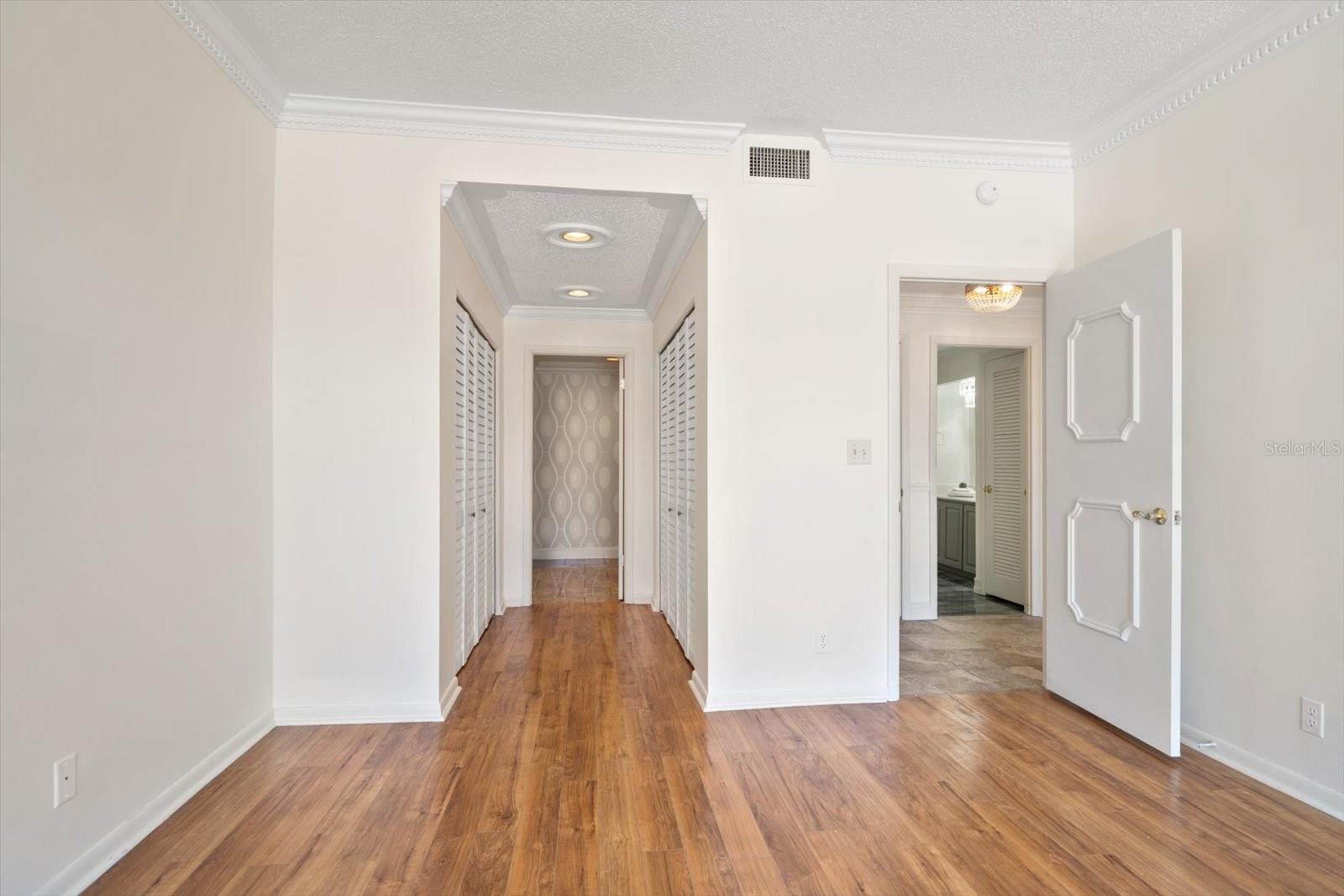 Image 28 of 67 For 4 Belleview Boulevard 106