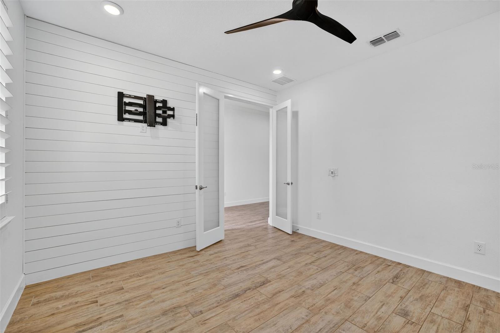 Image 10 of 62 For 830 Manns Harbor Drive