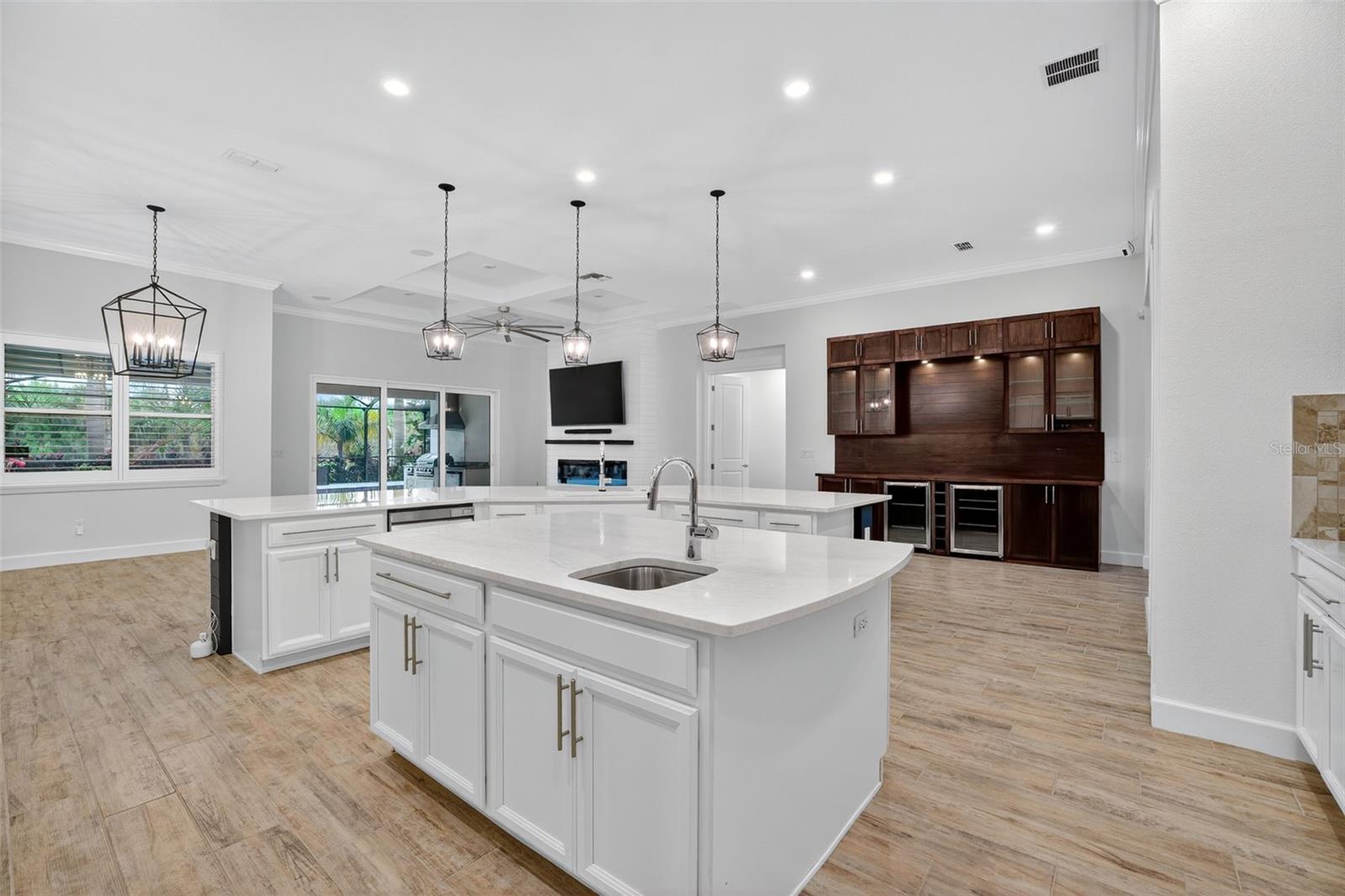 Image 19 of 62 For 830 Manns Harbor Drive