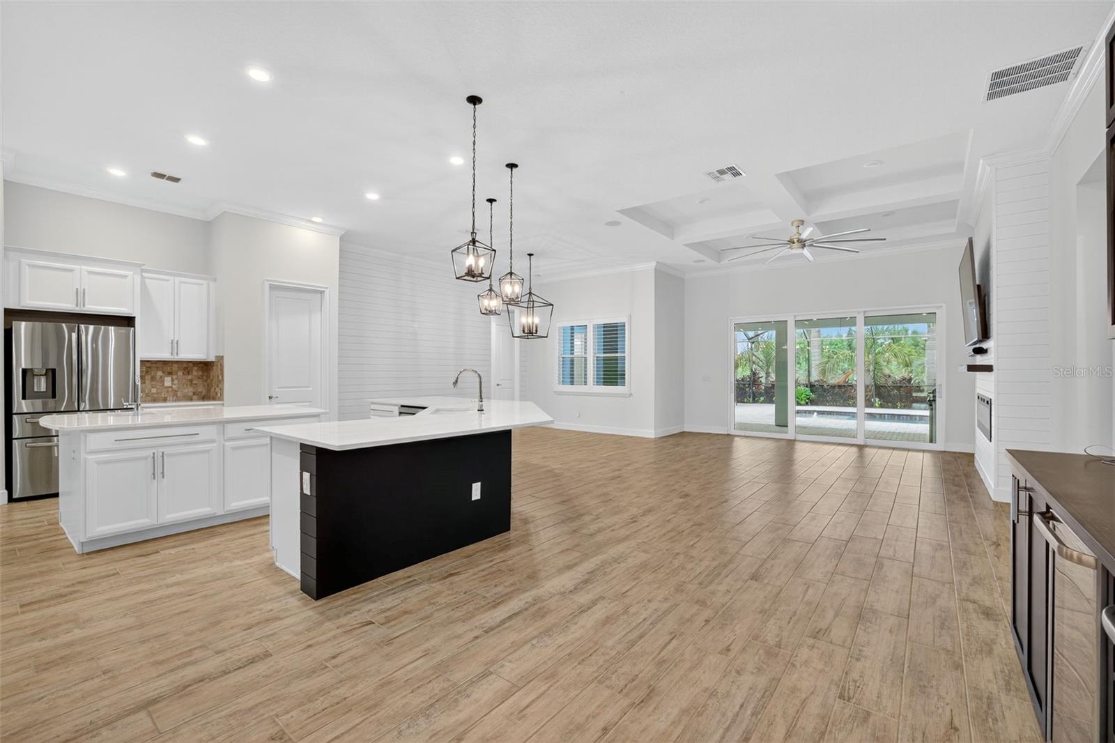 Image 21 of 62 For 830 Manns Harbor Drive