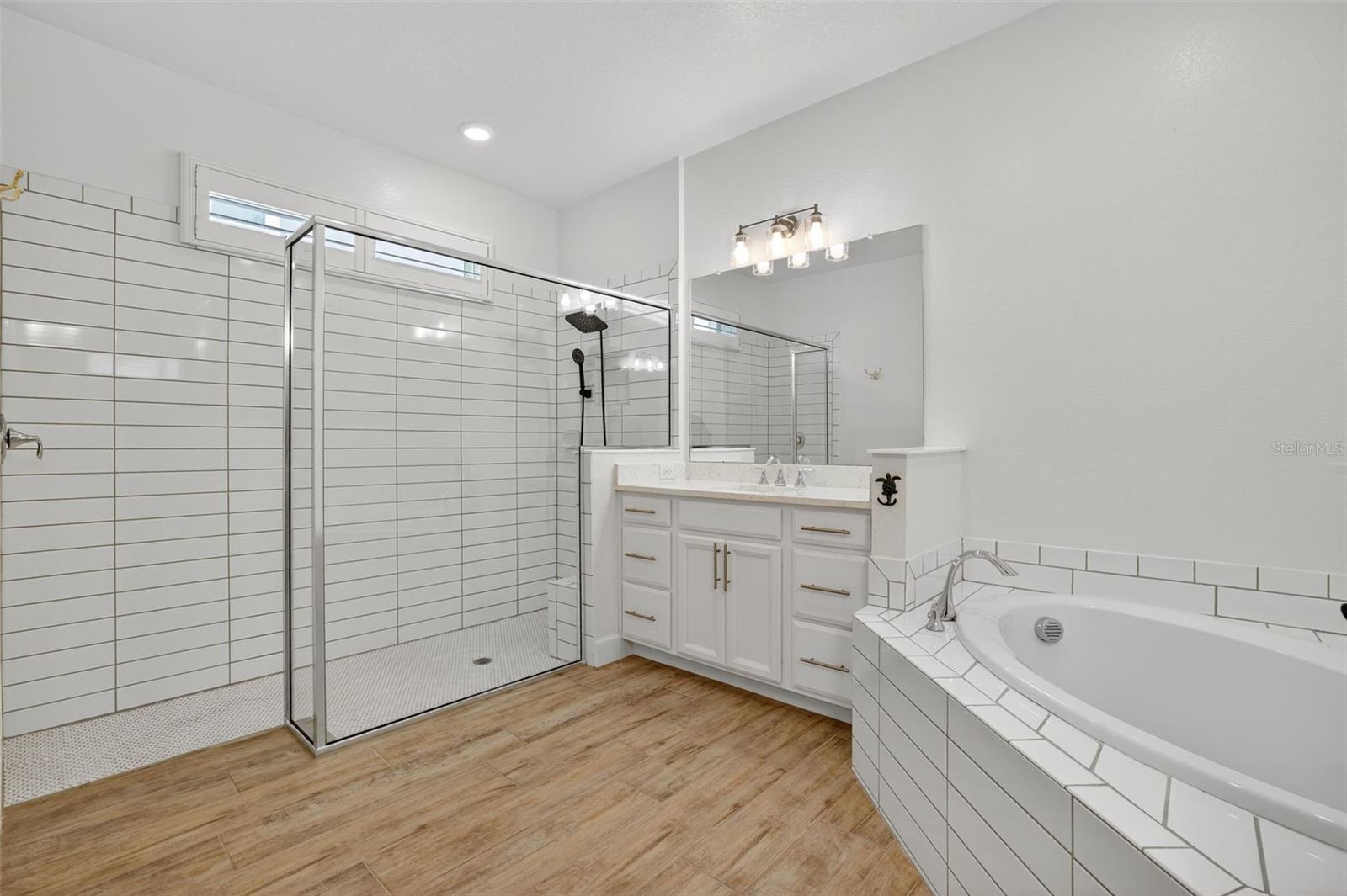 Image 29 of 62 For 830 Manns Harbor Drive