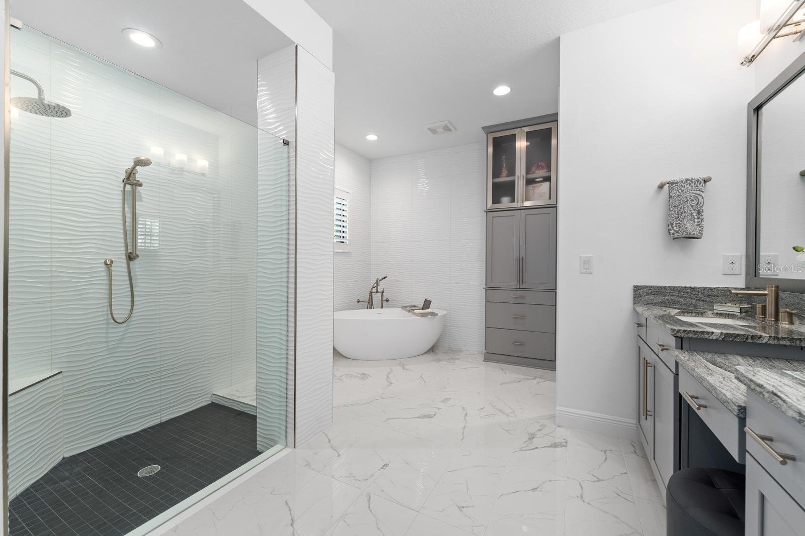 Listing photo id 16 for 21642 Emory Oak Place