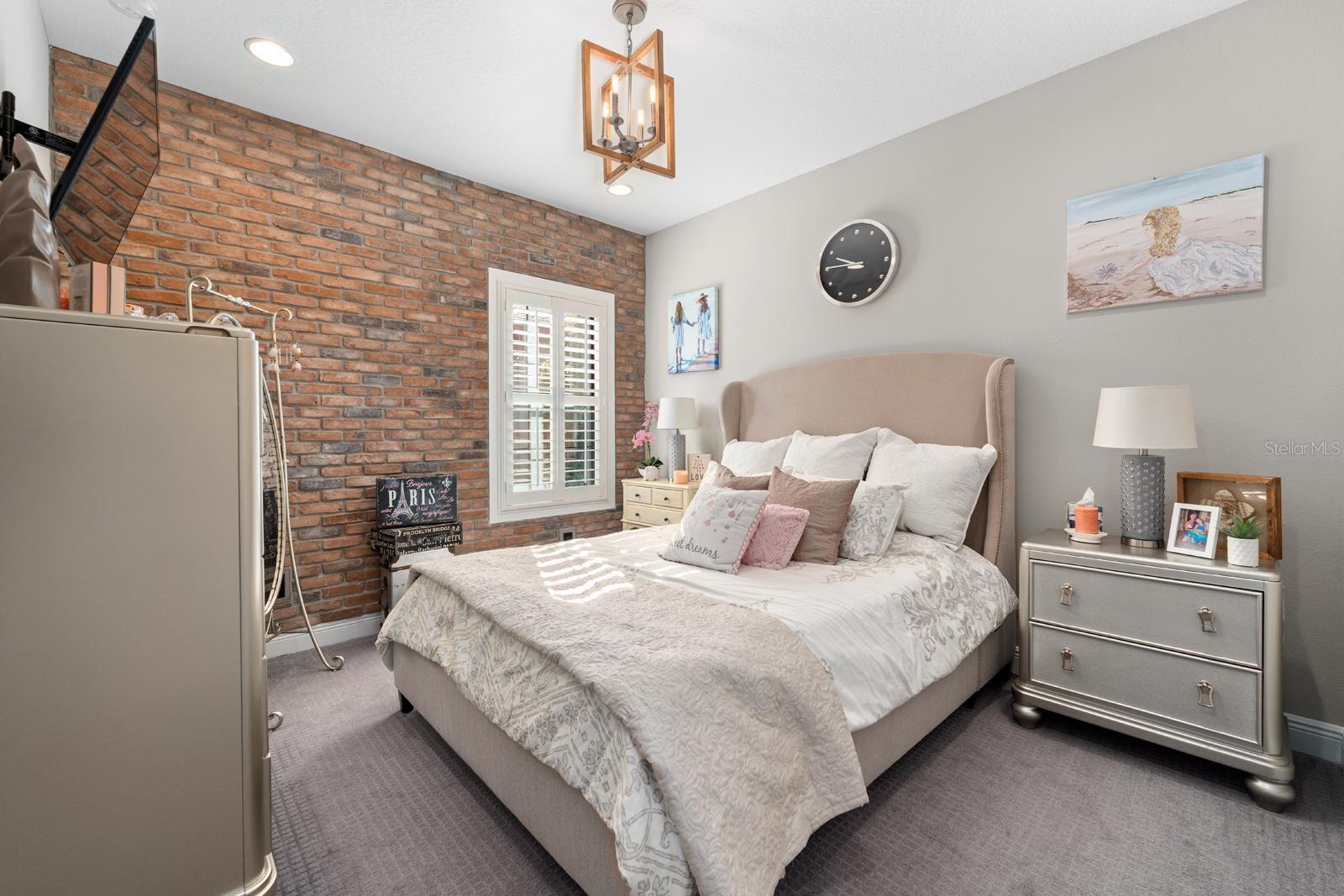 Listing photo id 17 for 21642 Emory Oak Place