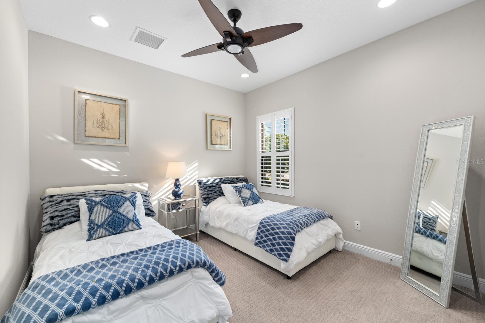 Listing photo id 19 for 21642 Emory Oak Place