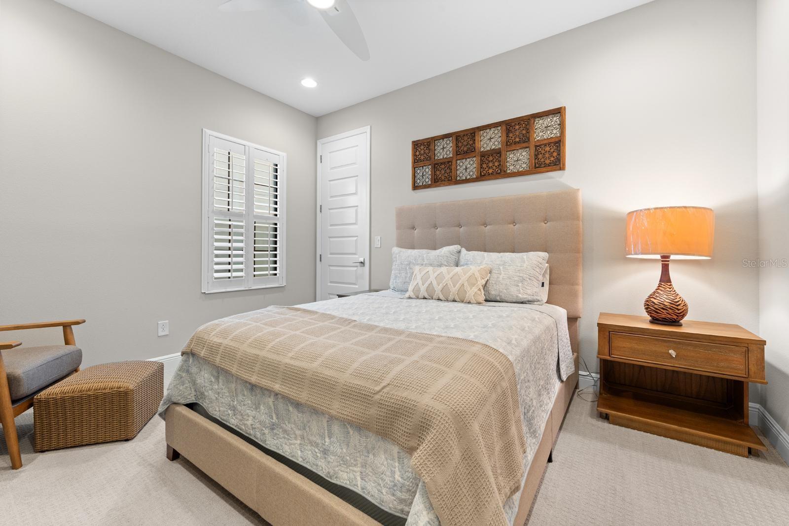 Listing photo id 21 for 21642 Emory Oak Place