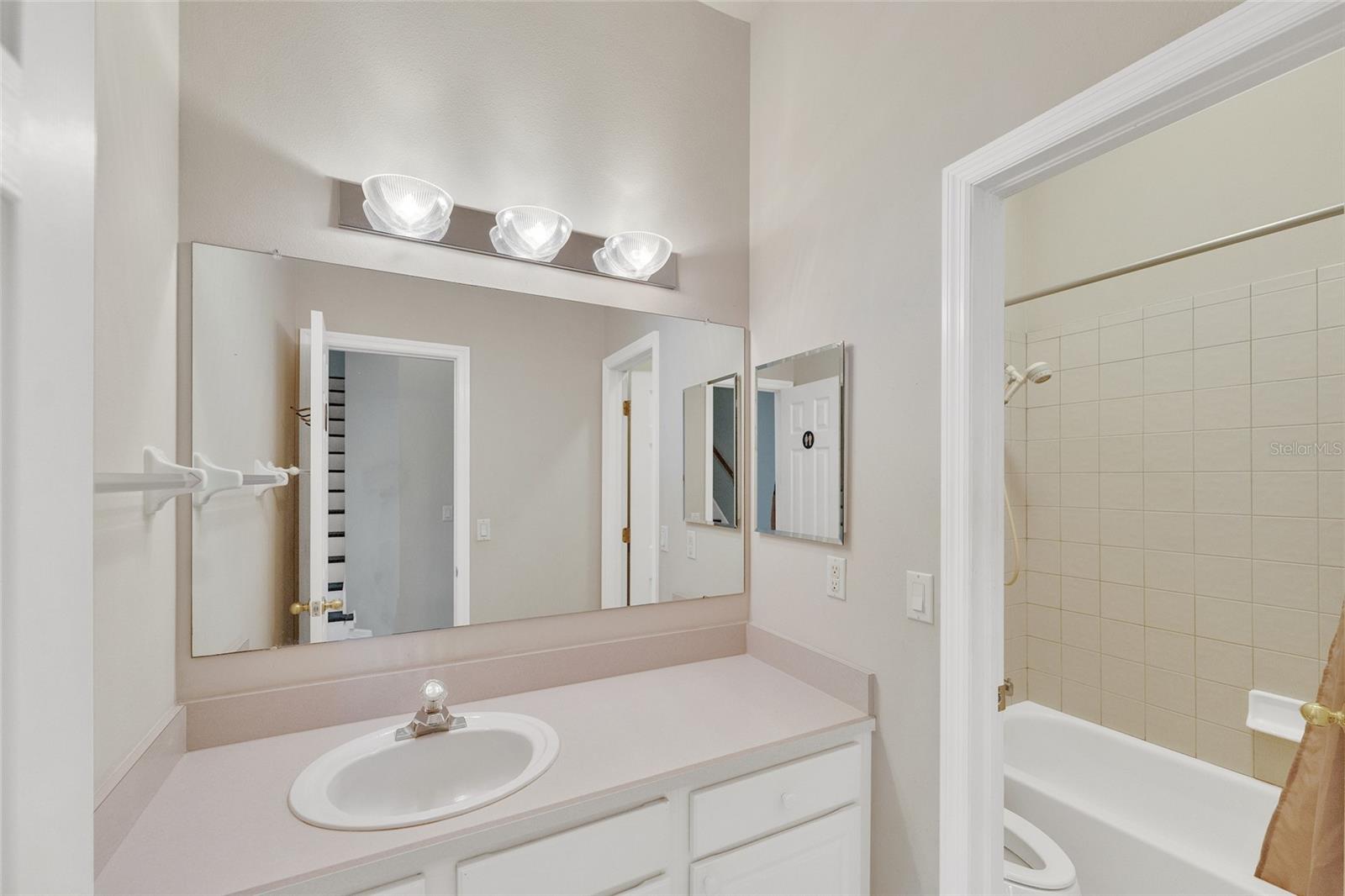 Image 27 of 41 For 10218 Shadow Branch Drive