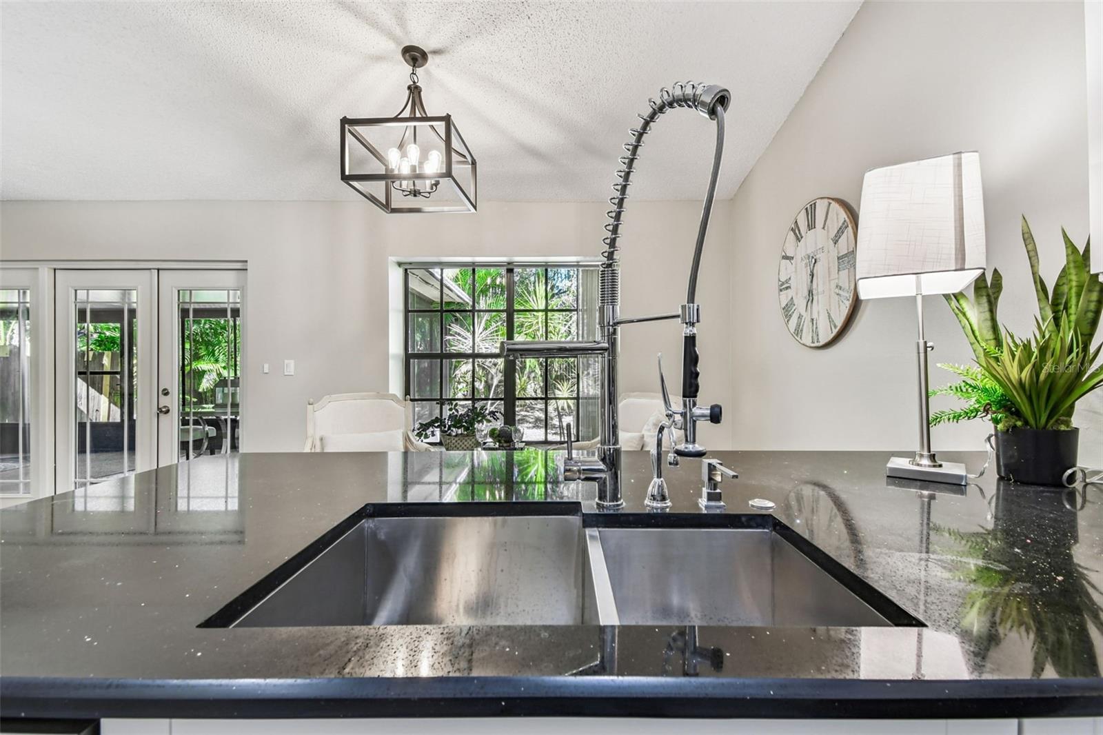 Image 14 of 49 For 4009 Shoreside Circle