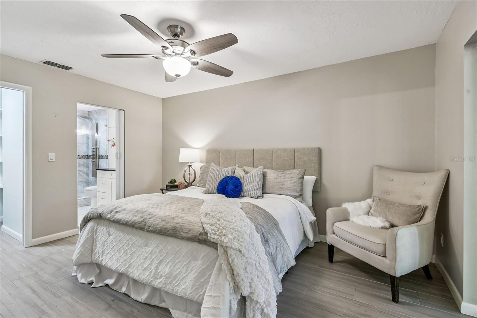 Image 21 of 49 For 4009 Shoreside Circle