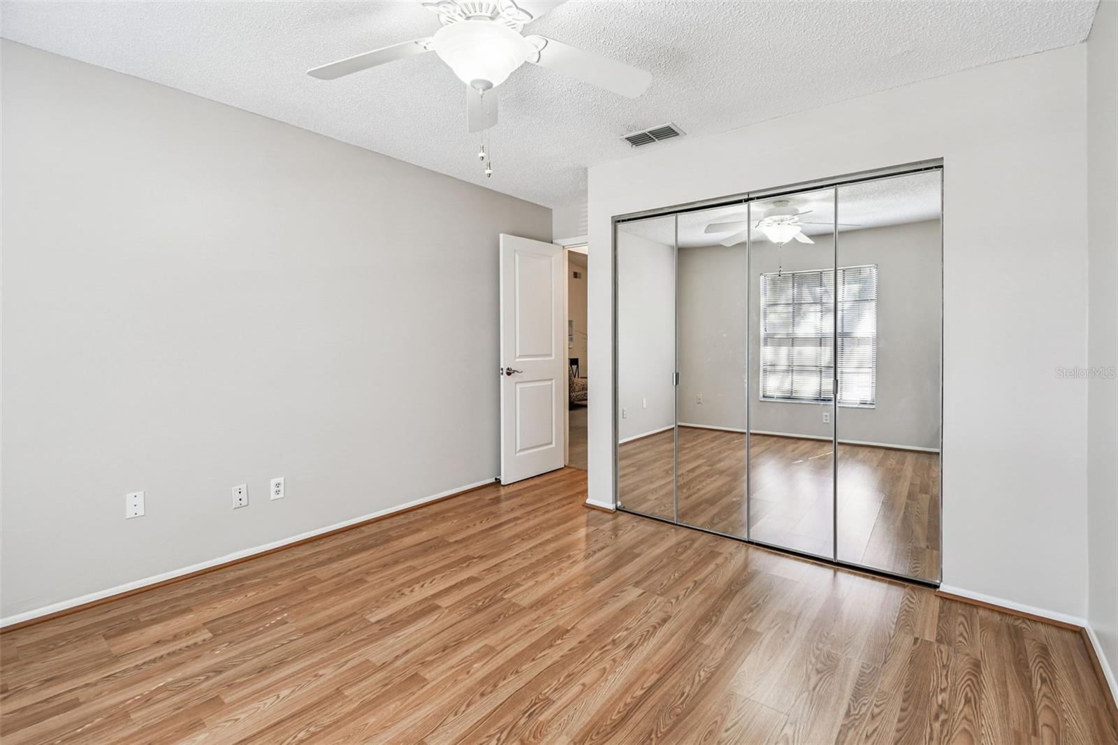 Image 36 of 49 For 4009 Shoreside Circle