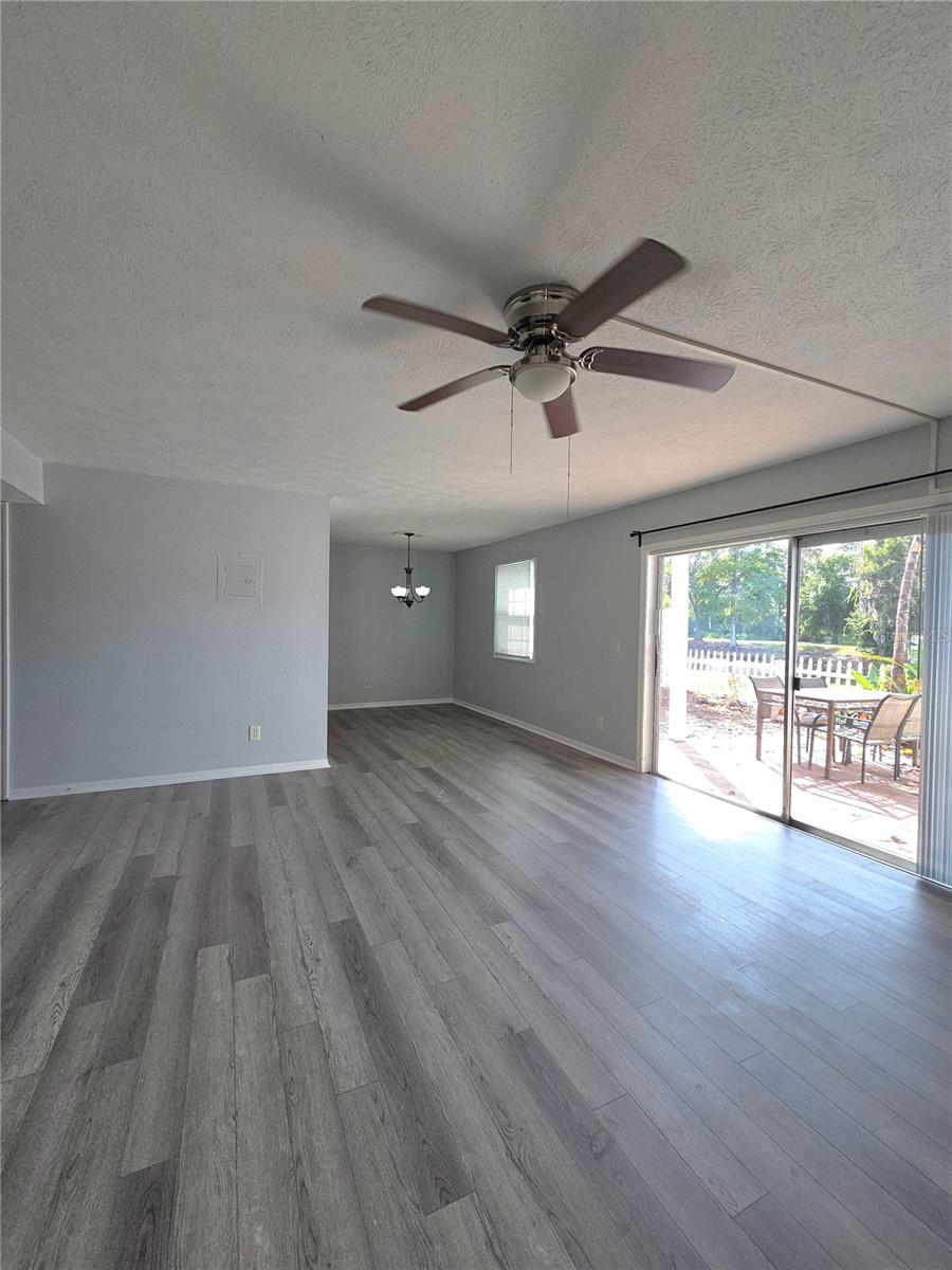 Listing photo id 4 for 13690 Orange Sunset Drive 102