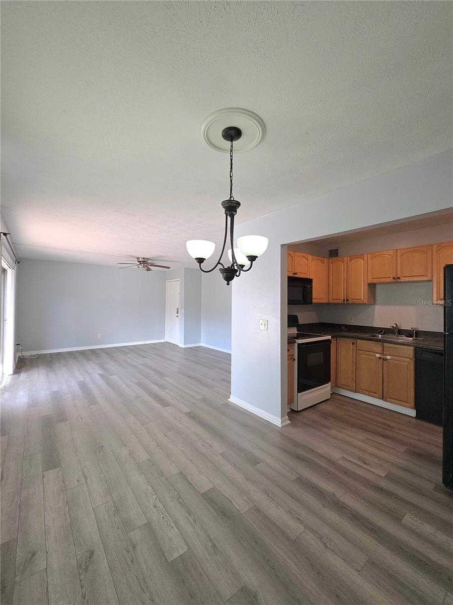 Listing photo id 5 for 13690 Orange Sunset Drive 102