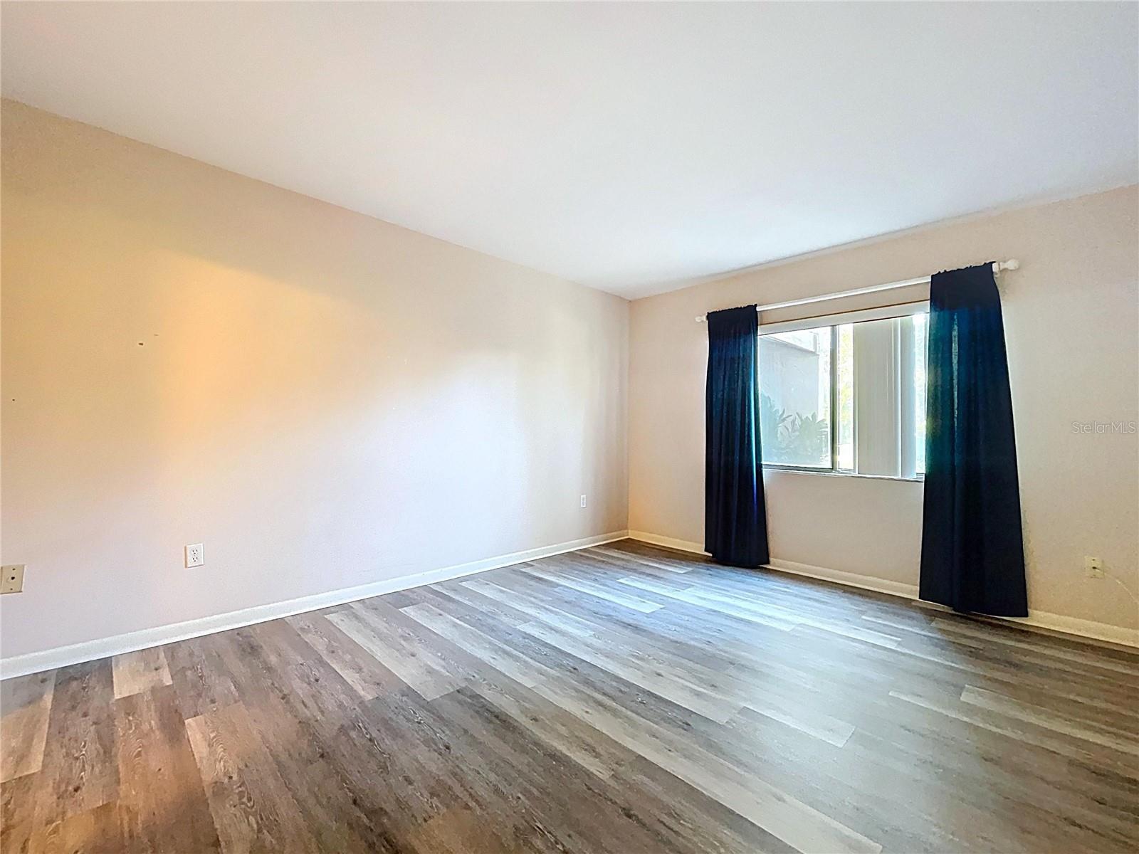 Image 21 of 60 For 4138 Pinelake Lane 101