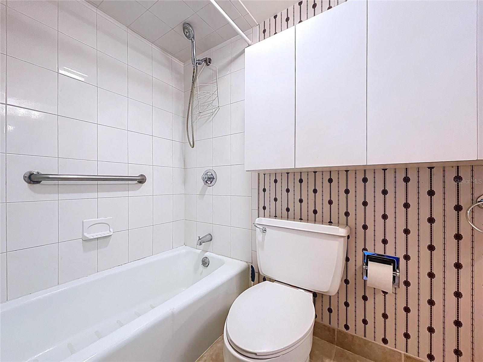 Image 27 of 60 For 4138 Pinelake Lane 101