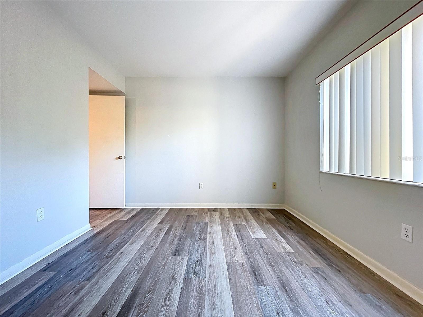 Image 31 of 60 For 4138 Pinelake Lane 101