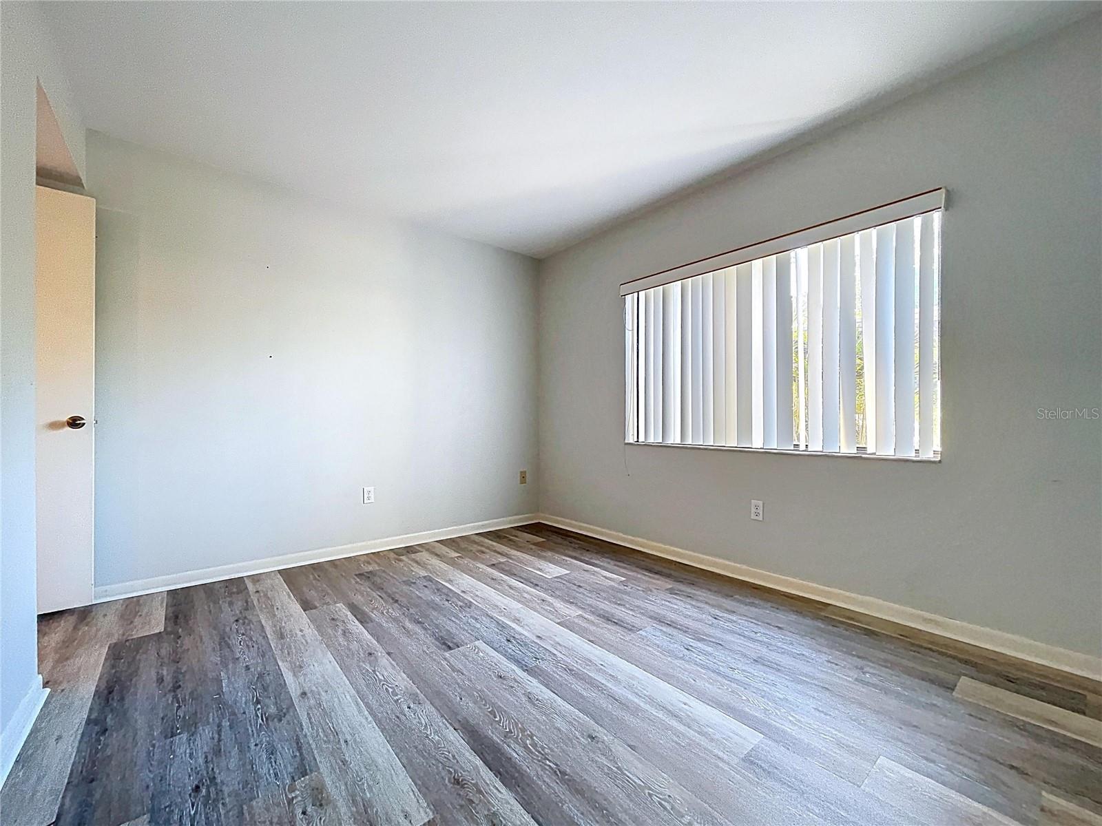 Image 32 of 60 For 4138 Pinelake Lane 101