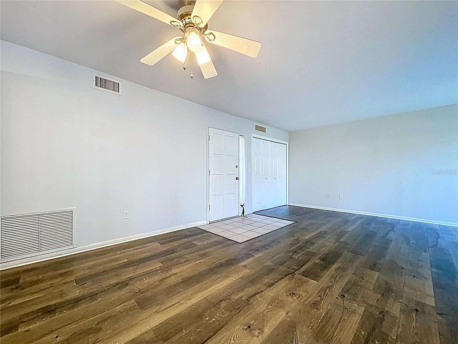 Image 7 of 60 For 4138 Pinelake Lane 101